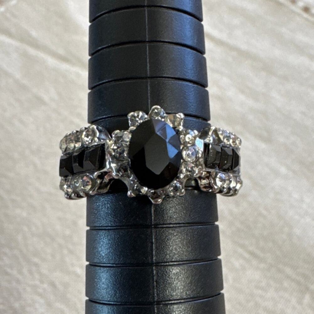 Size 8.5 Silver Tone Ring Black Bevelled Stones and White Stones